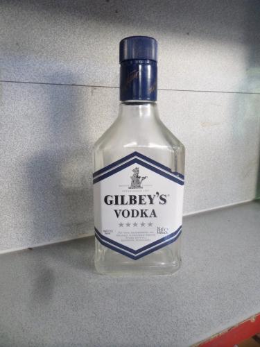 Gilbey's Vodka Boş İçki Şişesi