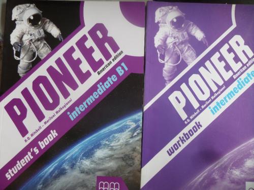 Pioneer Intermediate B1 Student's Book + Workbook H. Q. Mitchell